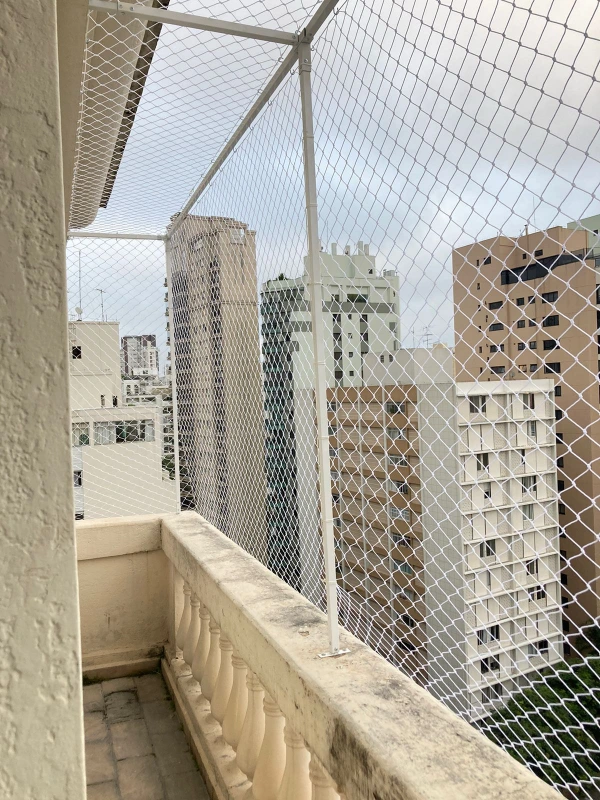 Instalação de rede de proteção em sacada de apartamento no Litoral Paulista