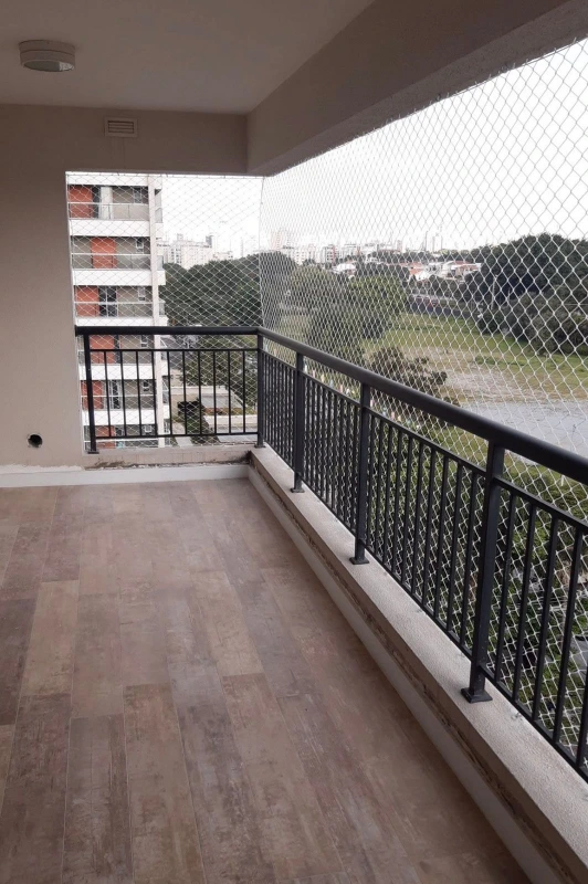 Instalação de rede de segurança em sacadas no Litoral Paulista