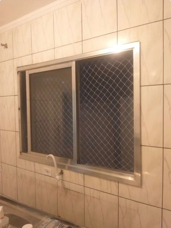 Tela para evitar pássaros