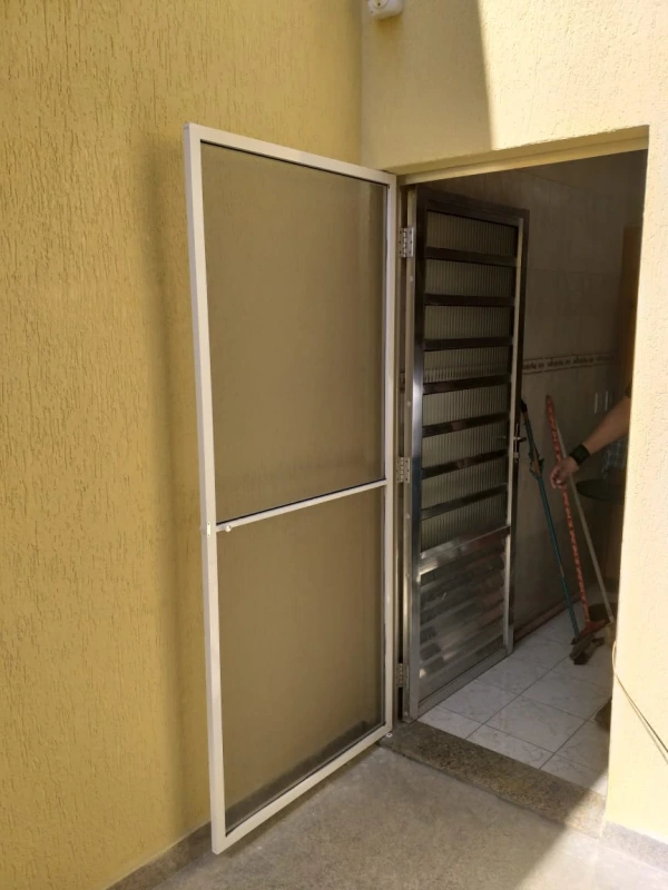 Tela mosquiteiro no Litoral Paulista