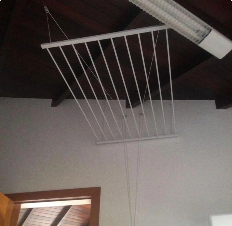 Varal de teto para apartamento com manivela