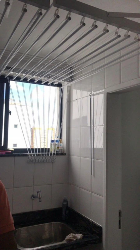 Varal de teto com manivela no Litoral Paulista